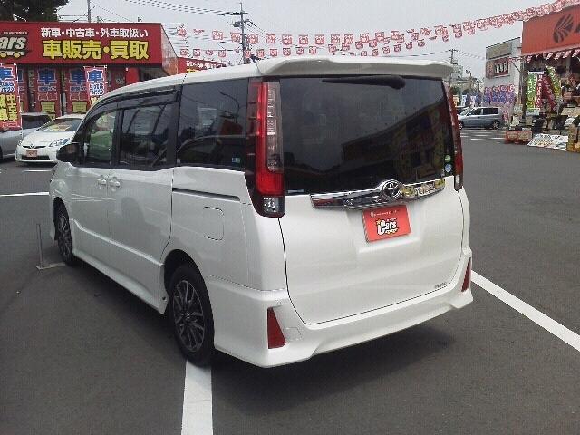 Japanese Used Toyota Noah Zrr80w 14 For Sale